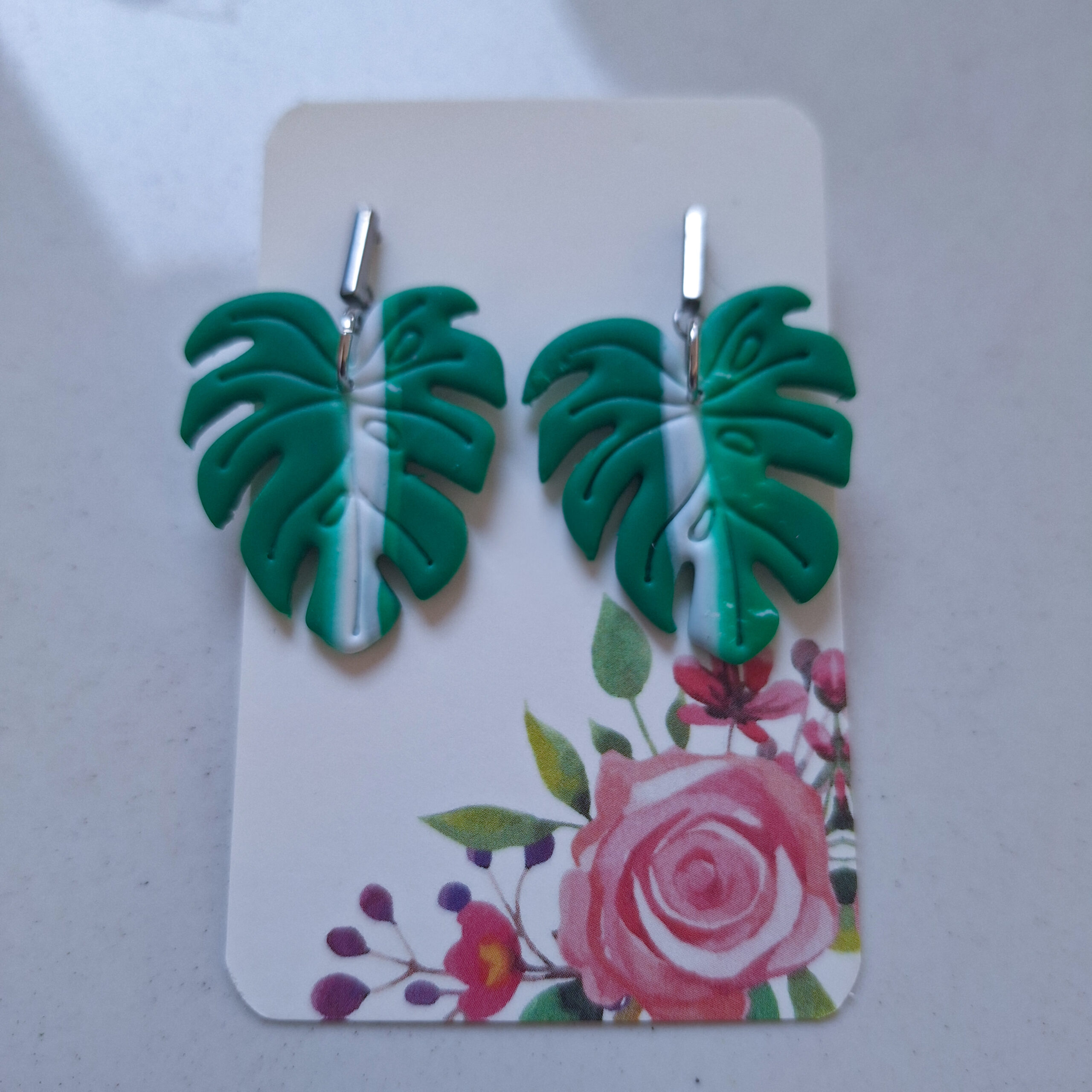 Classy leaf earrings